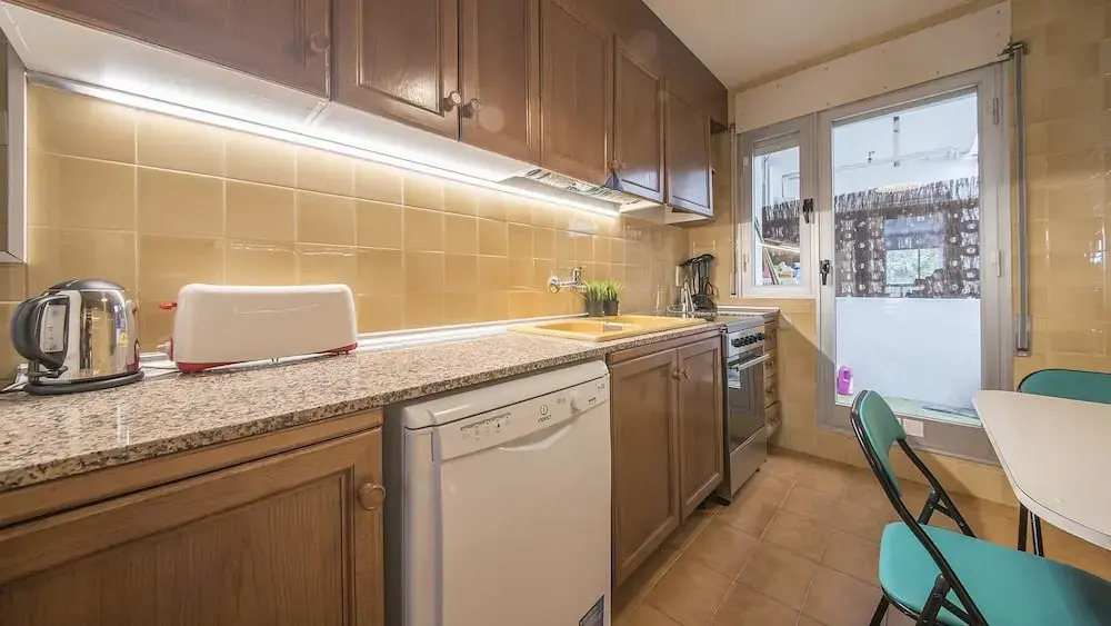 Ampolla Apartment TH18