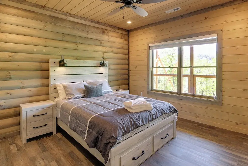 Luxury Sevierville Cabin w/ Private Hot Tub!