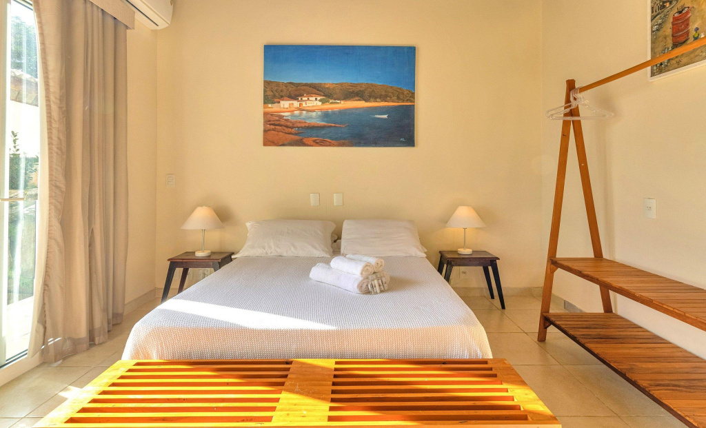 Maravilhosa Mansão em Frente à Praia da Ferradura Por Luxury Rentals