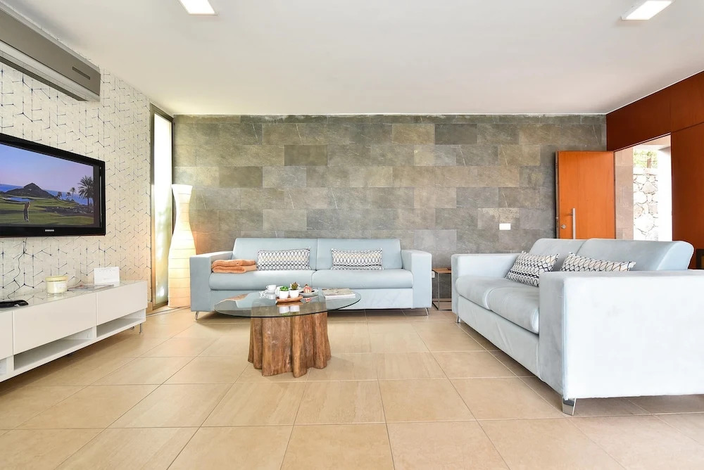 Par 4 Villa 9 With Pool in Salobre