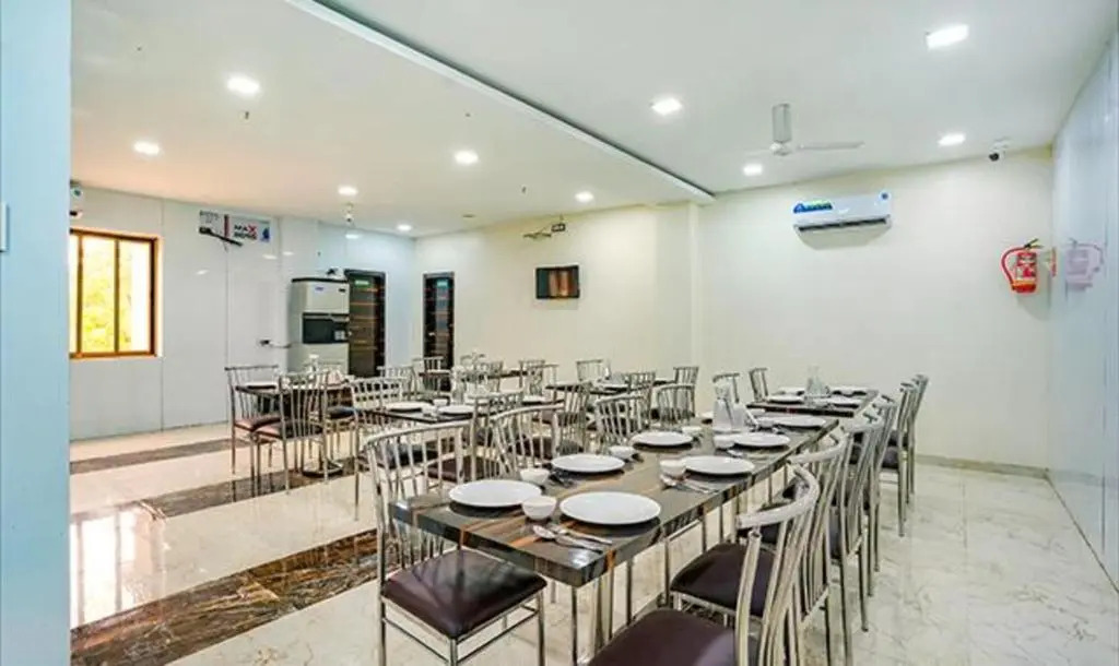 Capital O 62560 Hotel Zaid International