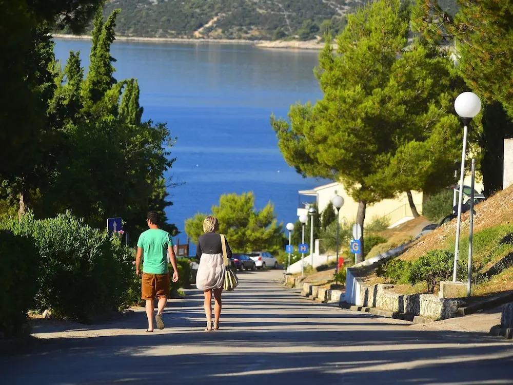 Tidy house with a microwave, 6 km. from the beautiful Trogir