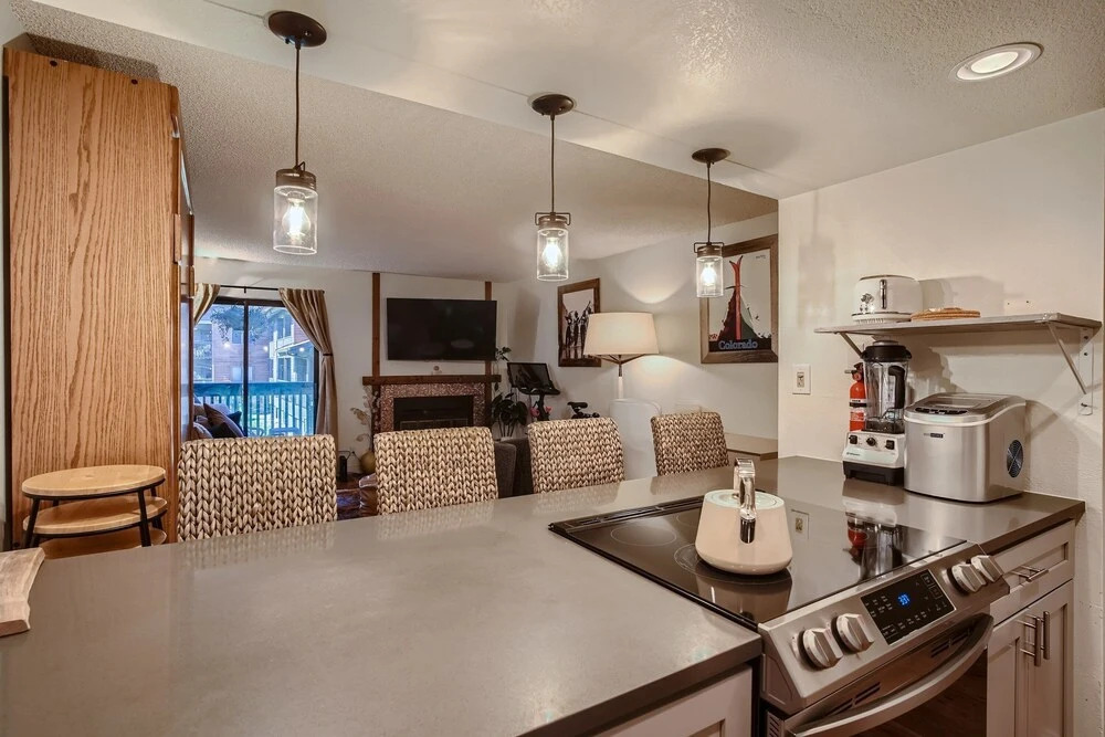 A-msc131 1 Bedroom Condo by RedAwning