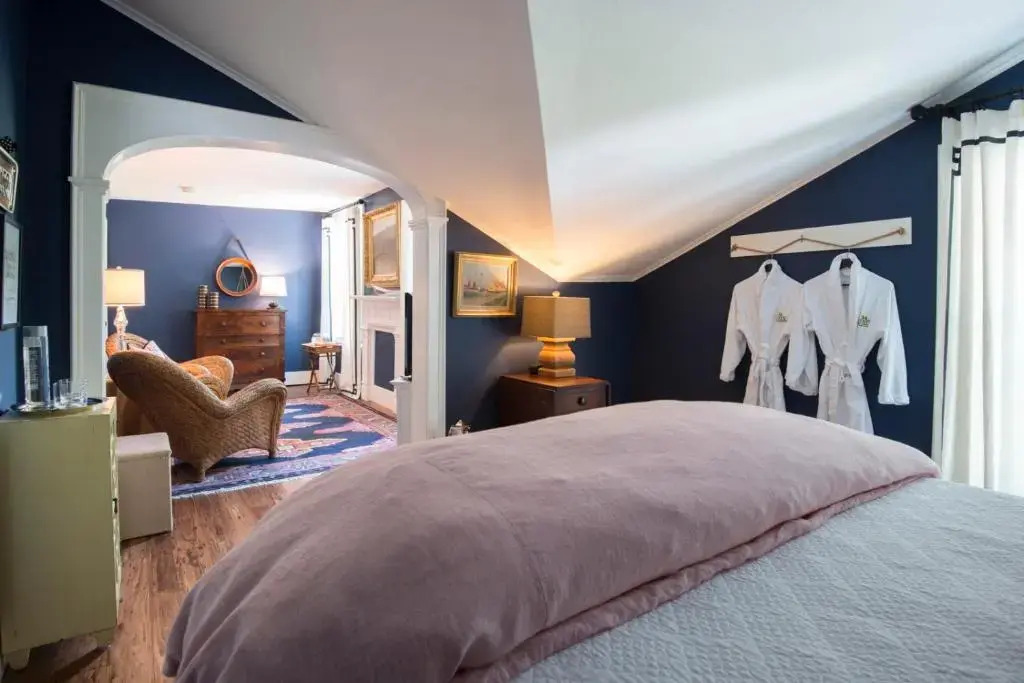 34 State "Historic Luxury Suites" Skaneateles