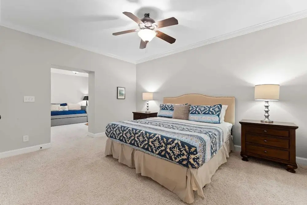 Whitetail Cove by Avantstay Lakefront w/ Pool + Private Dock Sleeps 20