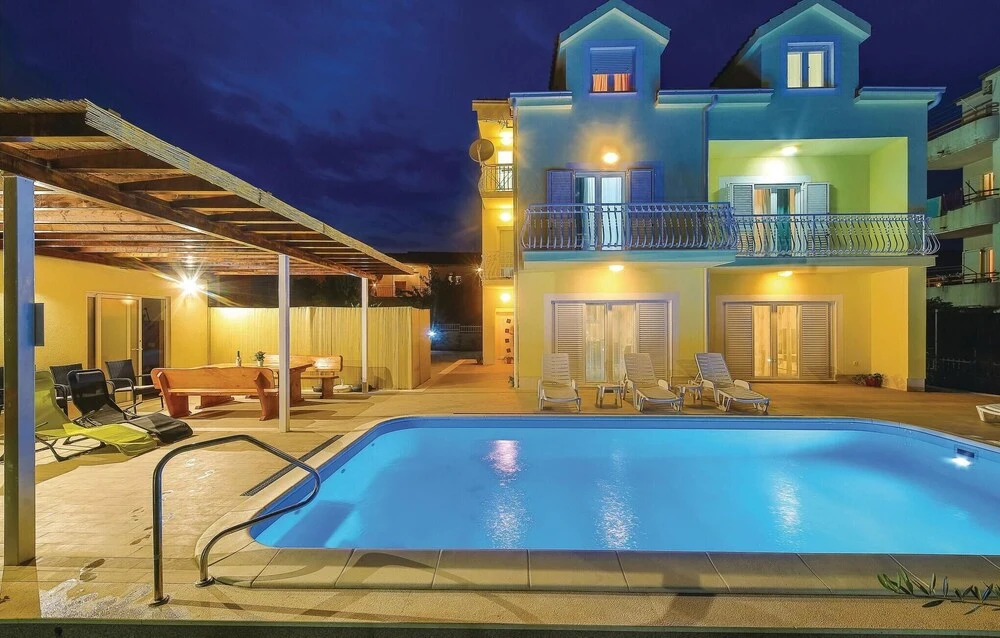 Awesome Home in Kastel Stafilic With Sauna, Wifi and 5 Bedrooms