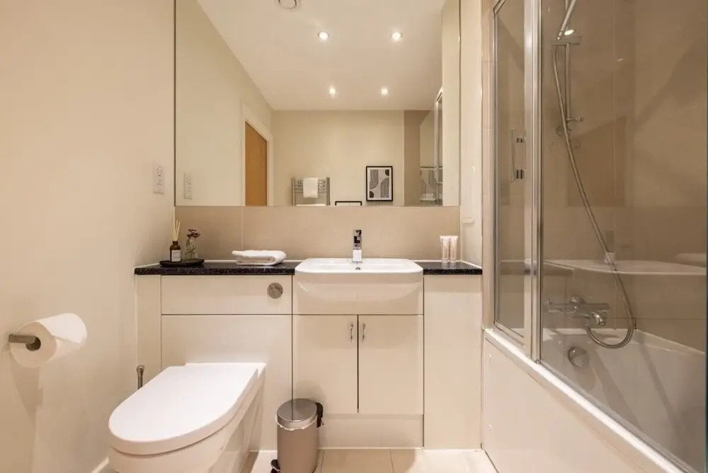 The Limehouse Classic - Endearing 2BDR Flat with Balcony