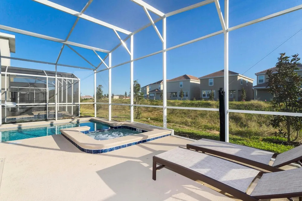 664 WS 5BR Single-family Luxury: Private Pool