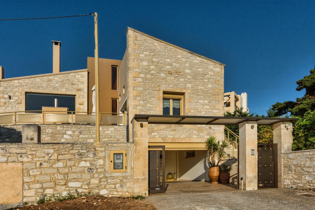 Mitsos Villa Rousospiti