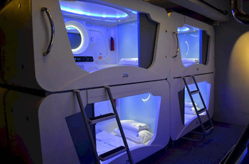 Lavish Capsule