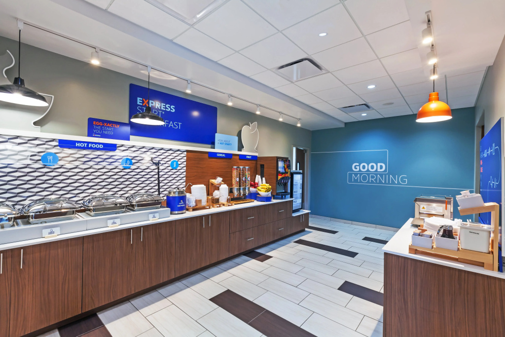 Holiday Inn Express & Suites Tulsa South - Woodland Hills by IHG