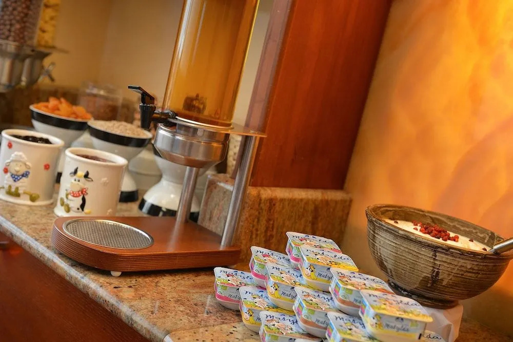 Maxmilian Lifestyle Resort