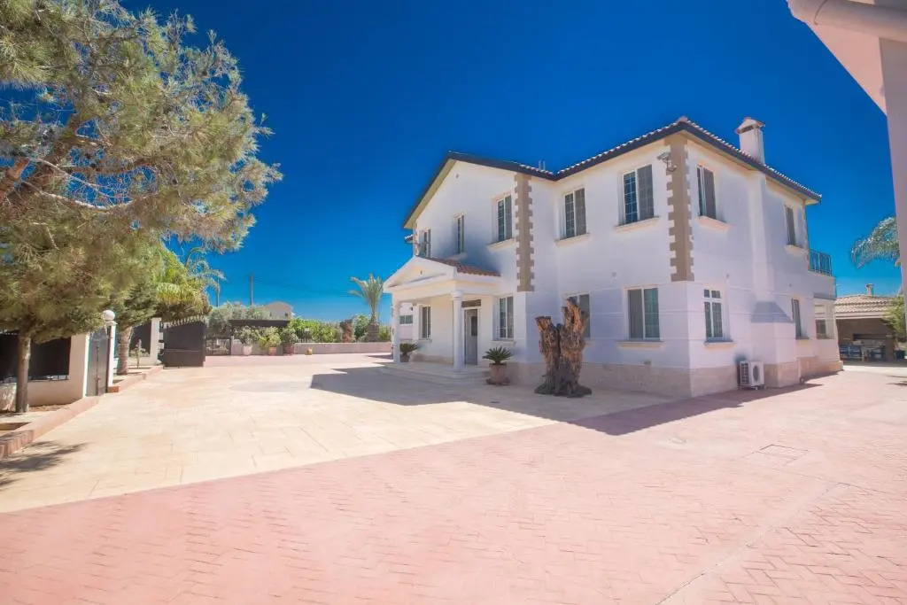 Papas Family Villa