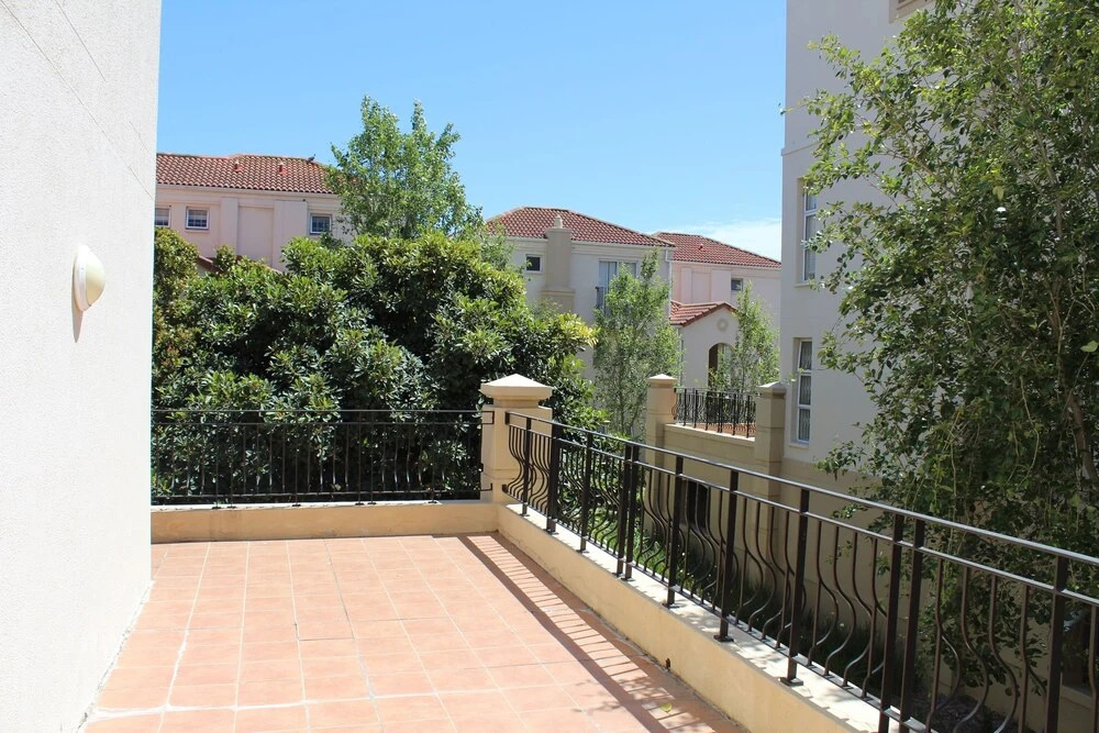 Villa Italia Apartments by CTHA