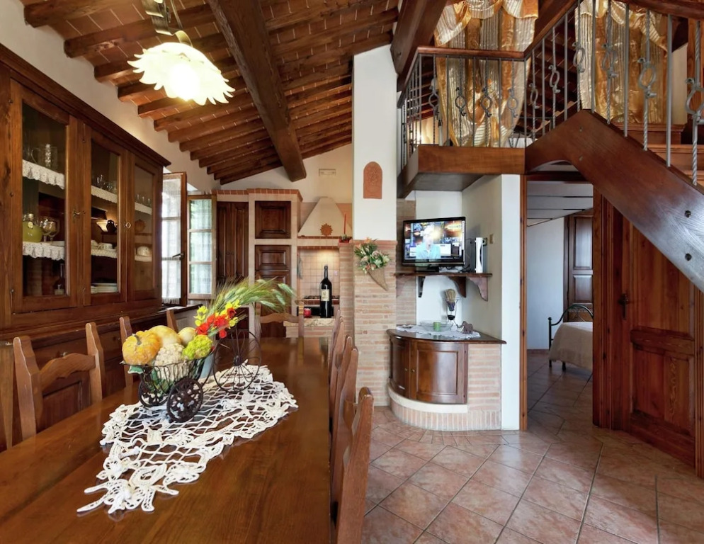 Modern Holiday Home in Foiano della Chiana with Pool