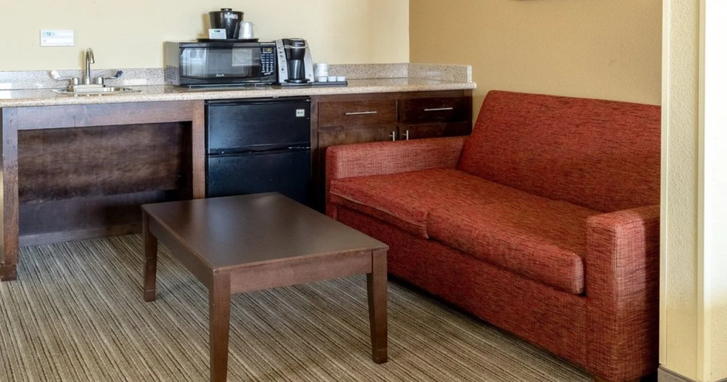 Holiday Inn Express & Suites Houston South - Near Pearland by IHG