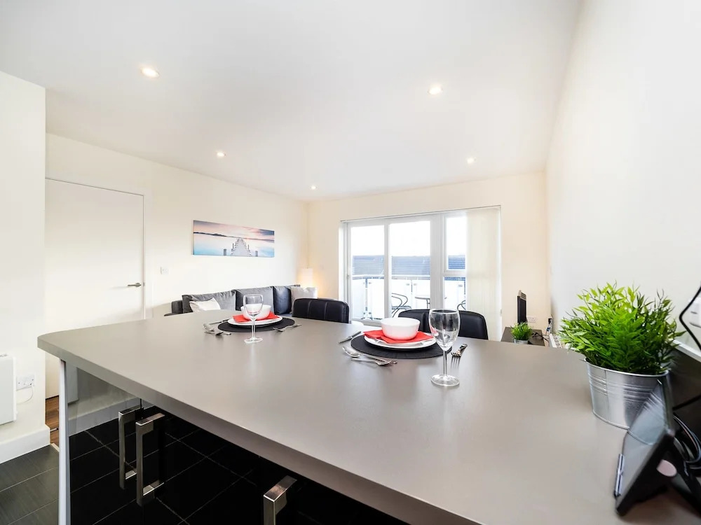 Deluxe Kennet Island Apartment