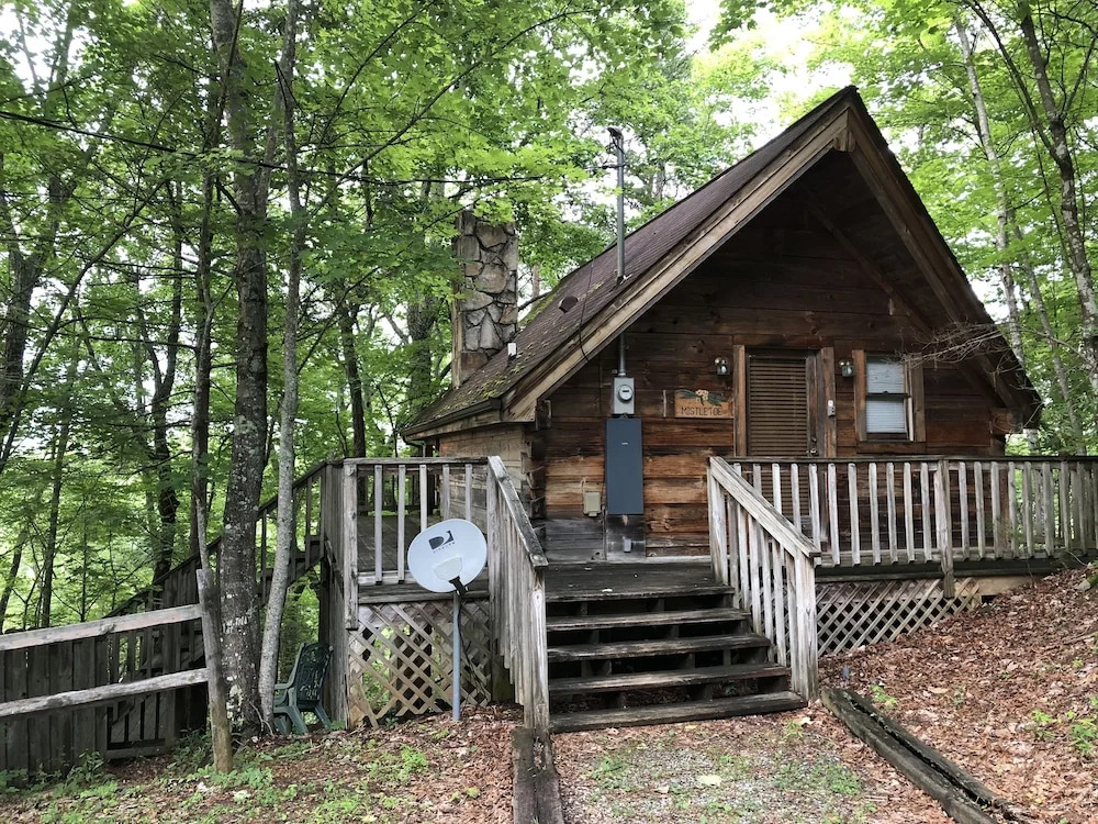Gatlinburg Mountain Magic Hot Tub Cabins