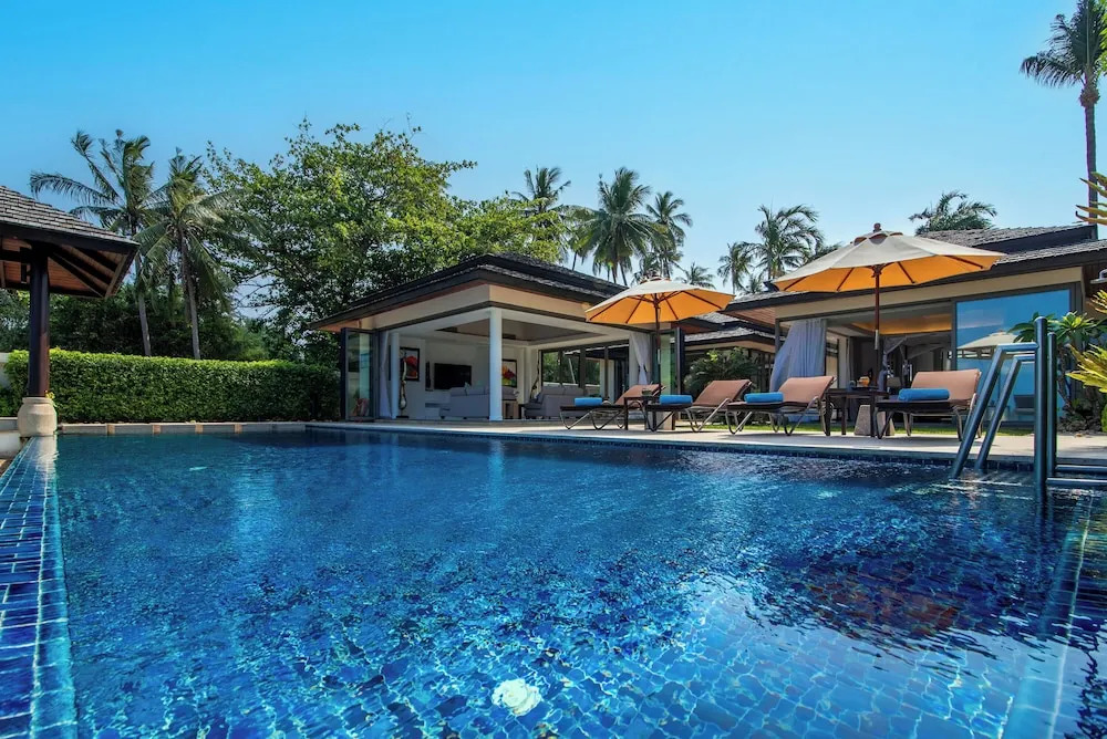Dhevatara Residence Sea View Villas