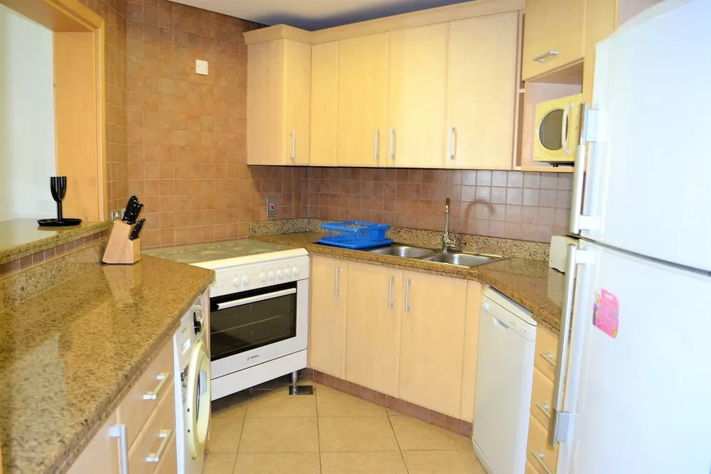 Entire 1 Bedroom Apartment in the Prestigious Palk Jumeirah - NBT