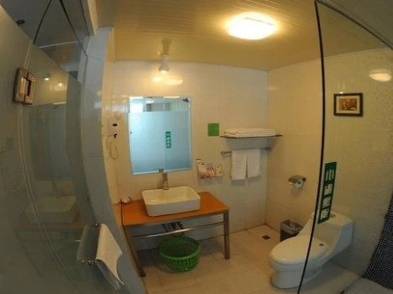 Warmth Hotel