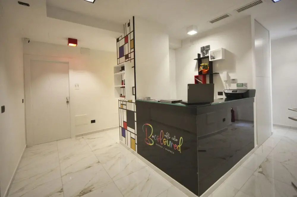 Be Coloured - Boutique Art Rooms in Naples