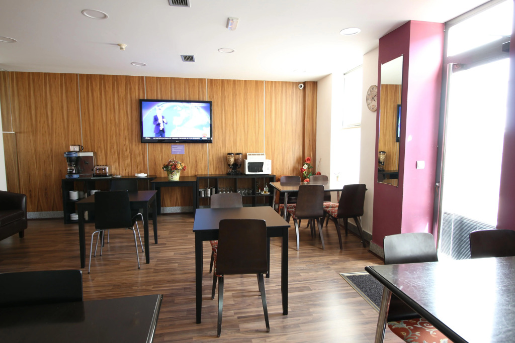 Hotel Cardeña by gaiarooms