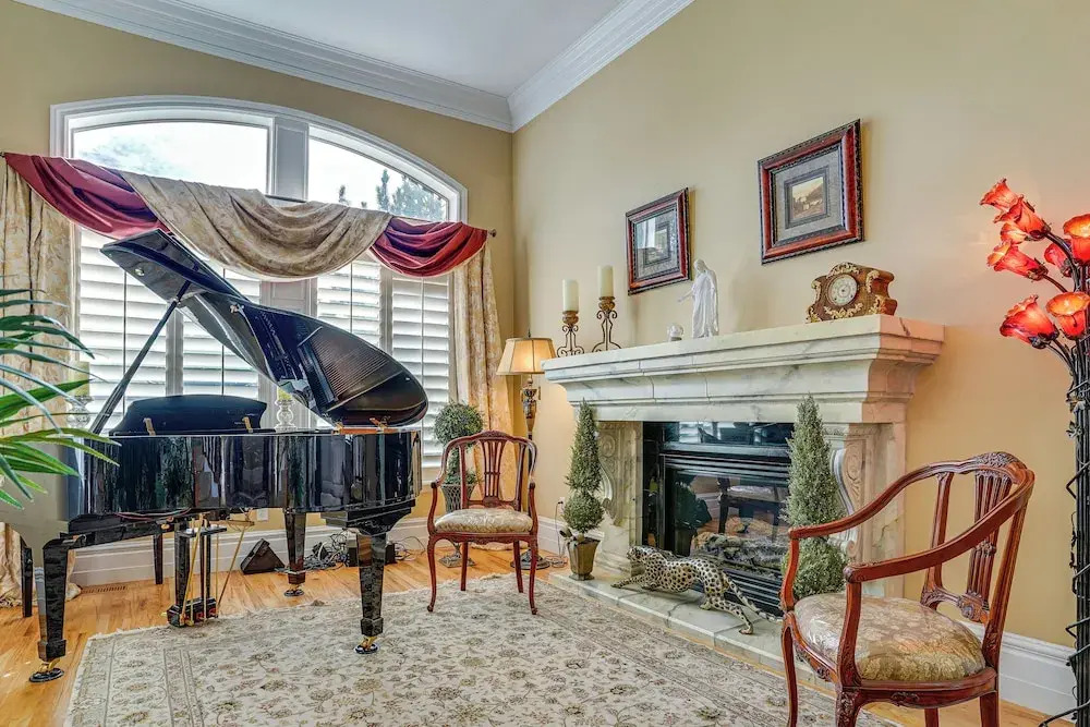 Elegant 6,300-sq-ft Family Home w/ Hot Tub in Orem