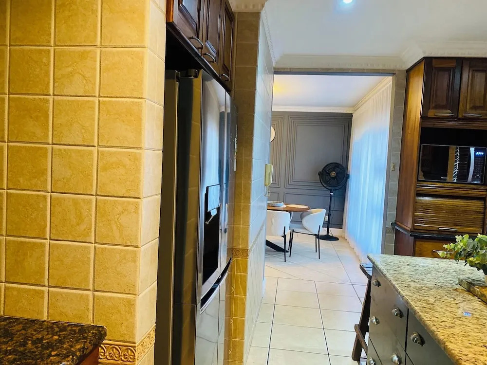Or Tambo Airport Holiday Home