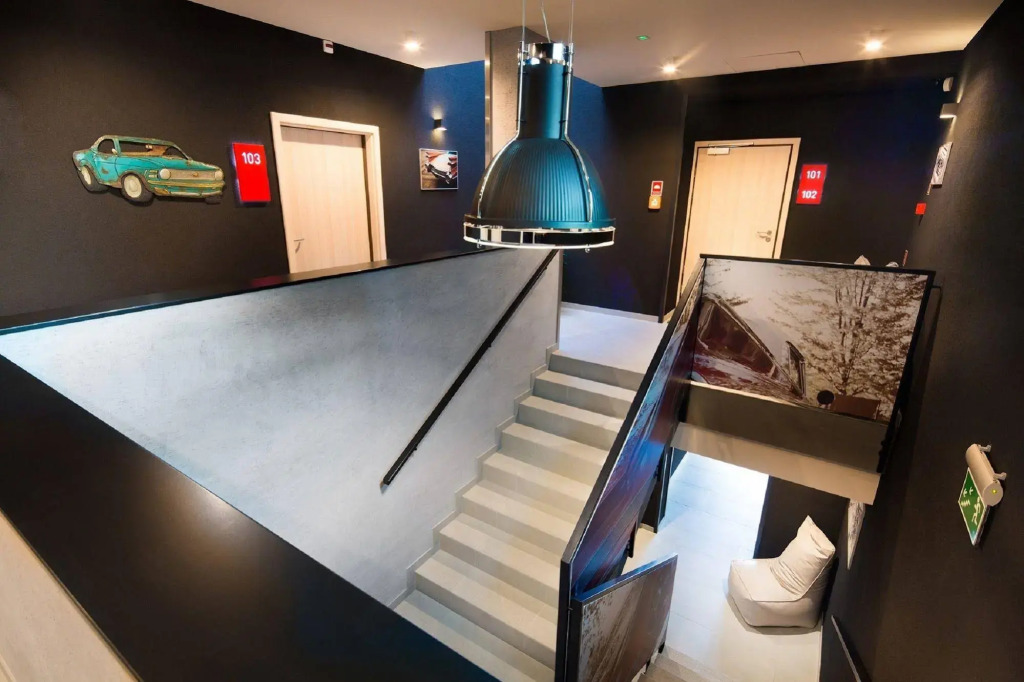 Automobil Hotel