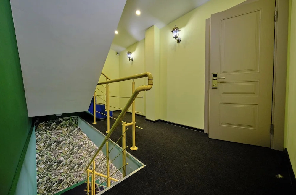 Liberty Island Hotel