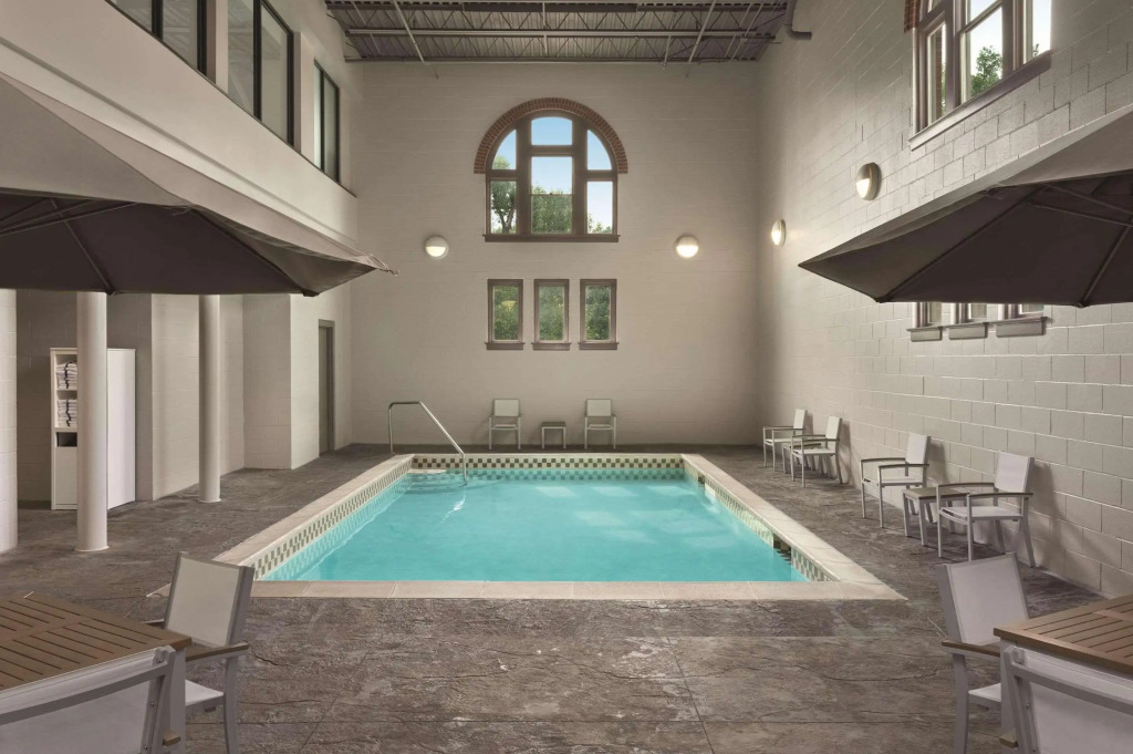 Country Inn & Suites by Radisson, St Charles Historic District