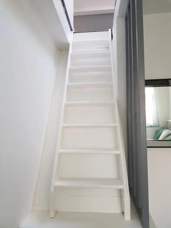 Webb place 2 bedroom apartment !