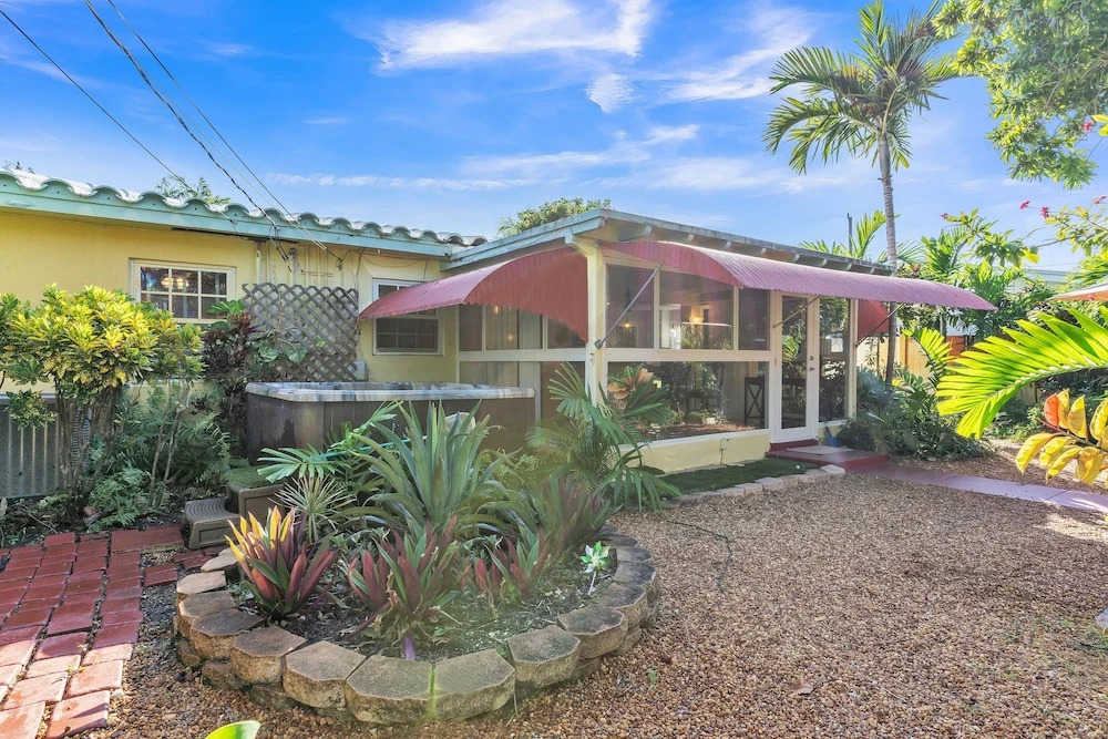 Beautiful Comfy Home With Private Hot Tub Close To Beach home
