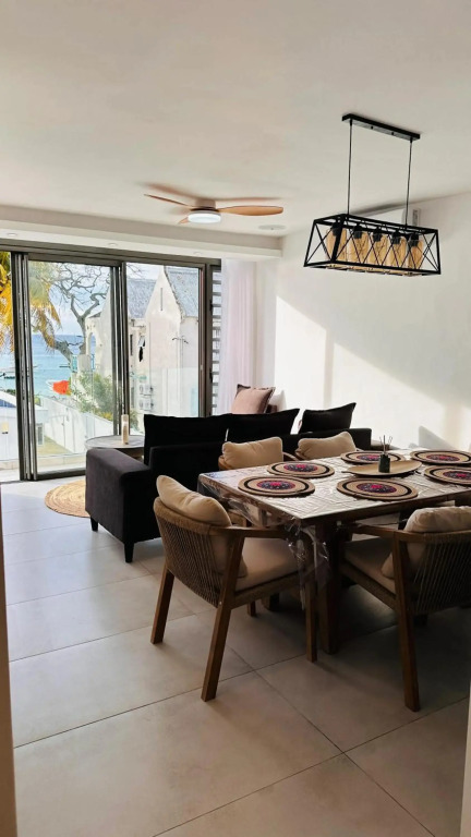 3 bedrooms appartement with sea view balcony and wifi at Trou aux Biches