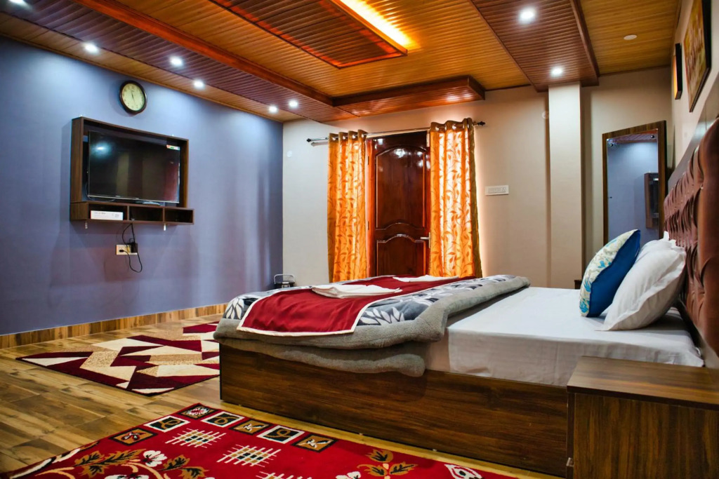 Traditional Hotel & Restaurant !! Kurseong !! Best Hotel in Kurseong