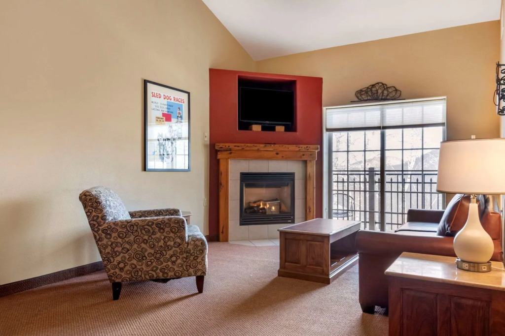 Mountain Edge Suites at Sunapee, an Ascend Collection Hotel