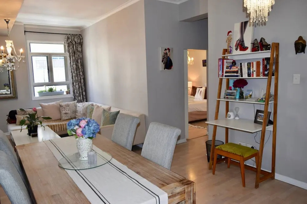Beautiful Apartment in The Piazza With Pool and Gym
