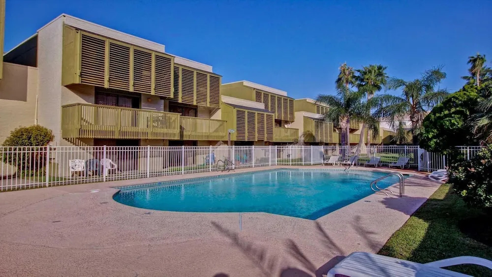 112 - 1 Br Condo