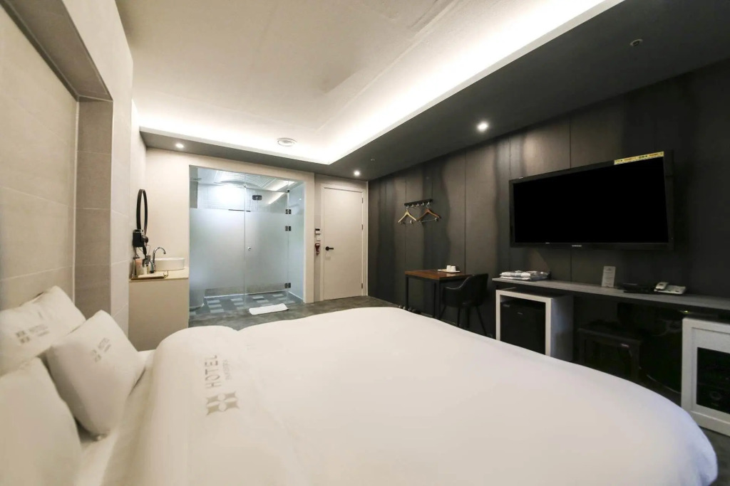 Pandora Hotel