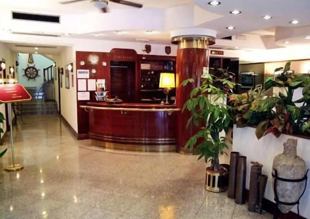 Hotel Crystal