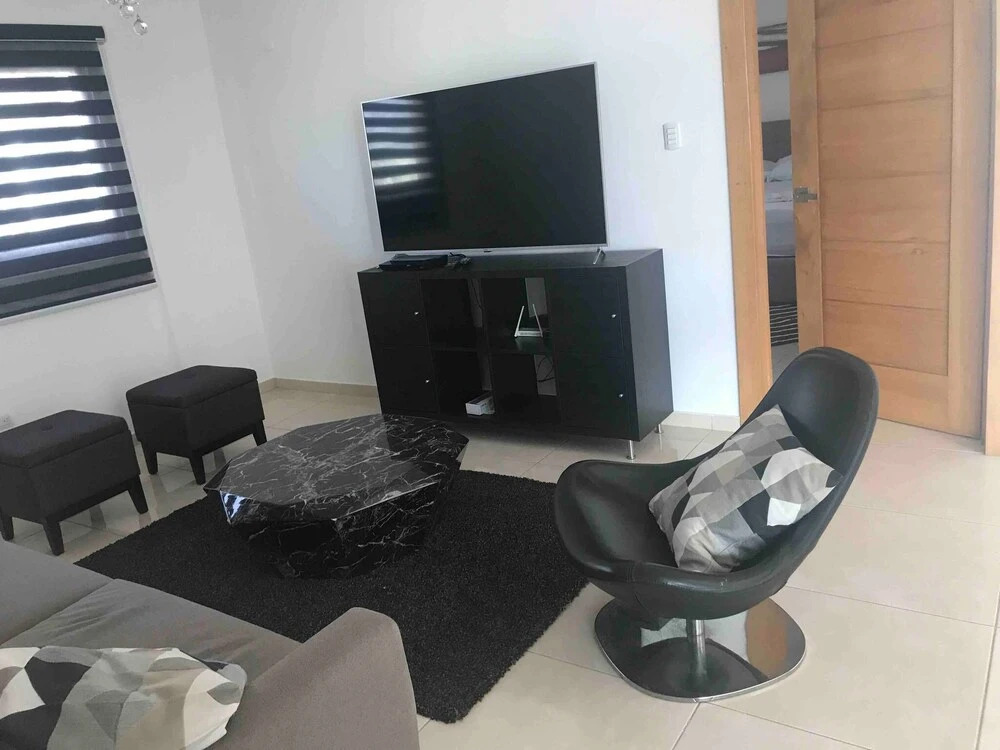 Eclectic 3 levels and 5 bedrooms penthouse