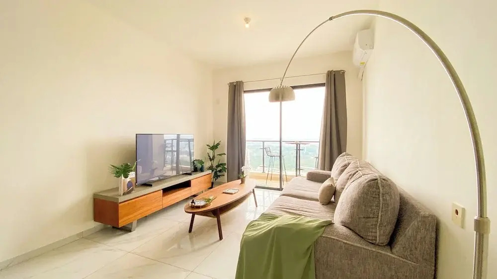 Luxury 2Br With Working Room At Sky House Bsd Apartment