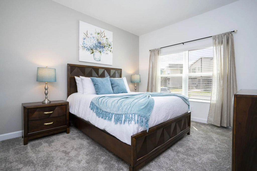 Gorgeous 4Bd Close to Disney w  Pool   Storey Lake 4403