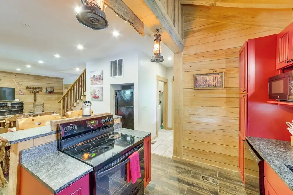 Rustic Hollister Cabin - 5 Mi to Downtown Branson