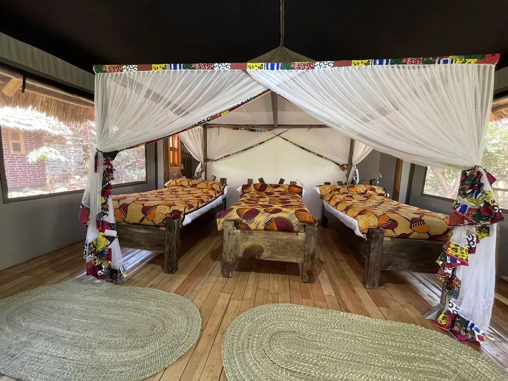 Njia Panda Tented Lodge And Campsite