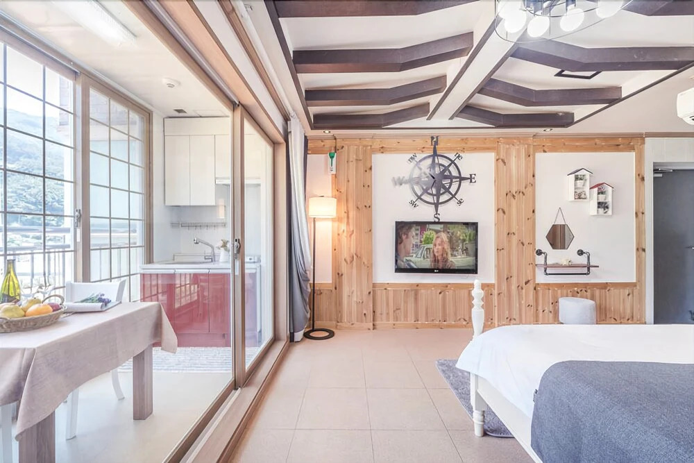 Geojedo Whirlpool Pension (pets friendly)