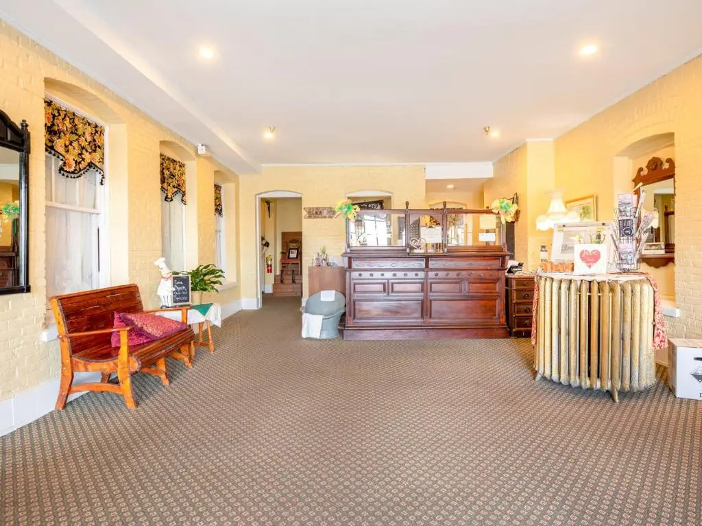 The Belmont Inn by OYO