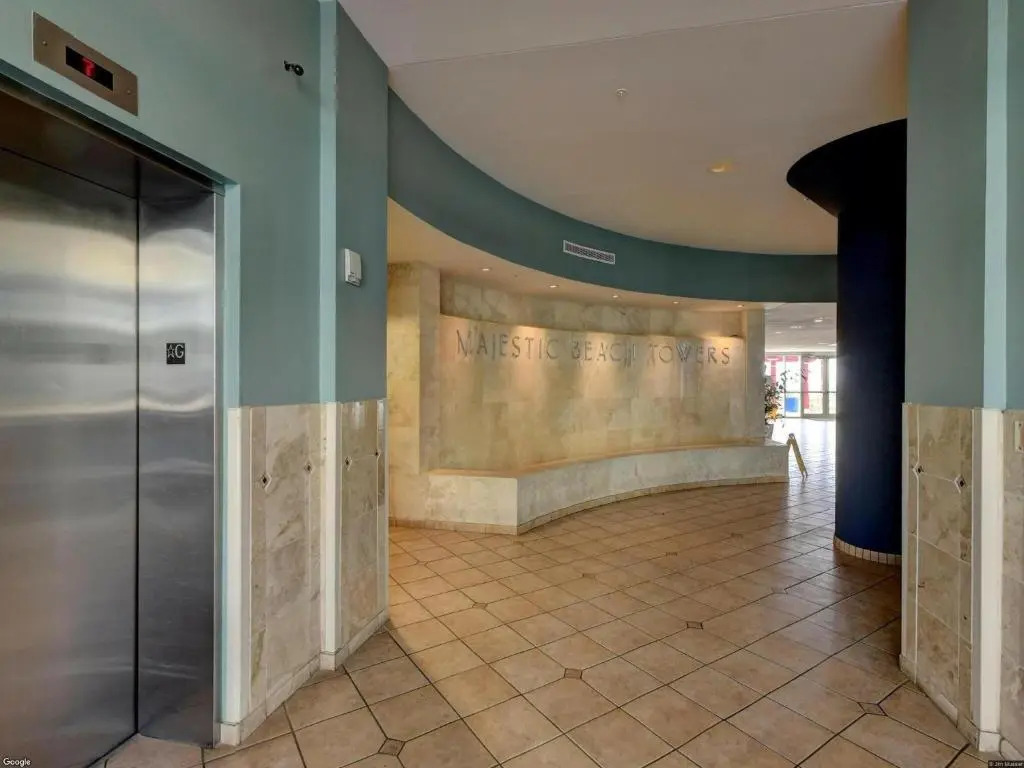 Majestic Resort 505 with RESERVED parking on 3rd Floor Walk-Over