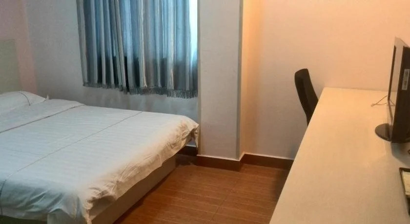 e Home Hotel Nanzhou Railway Staion